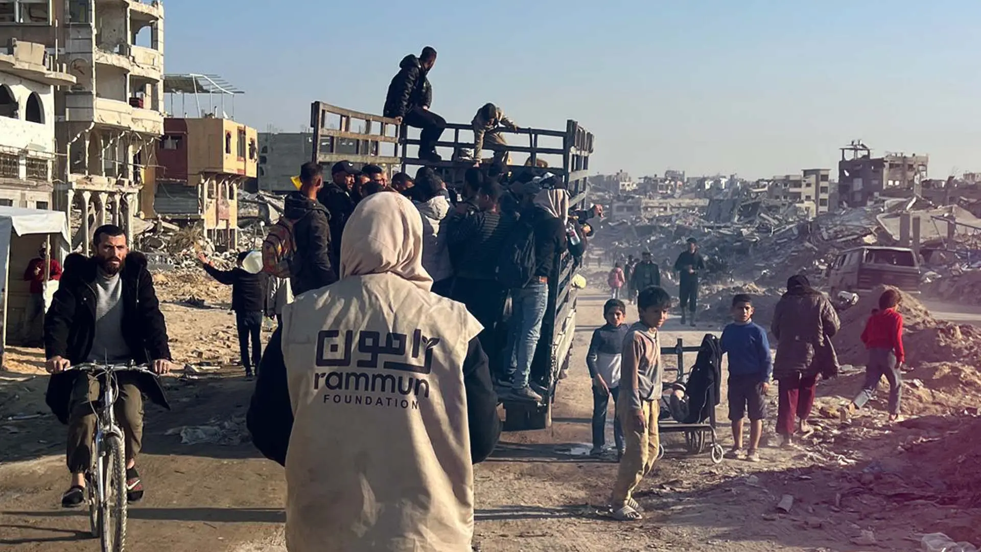 Rammun Foundation Team In North Gaza distributing urgent aid daily to over 1500 individuals.